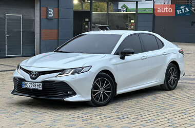 Седан Toyota Camry 2018 в Тернополе