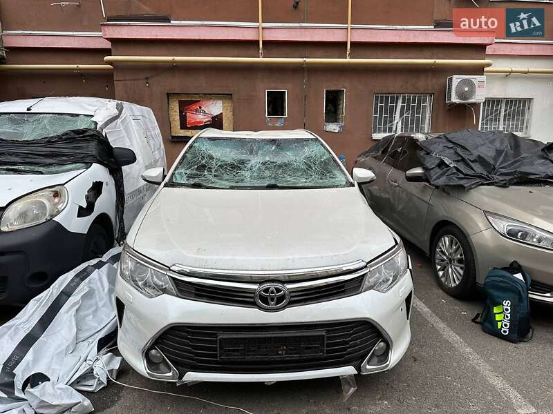Toyota Camry 2015