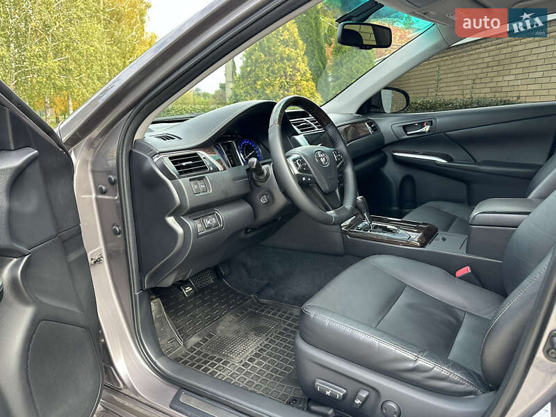 Седан Toyota Camry 2015 в Харькове