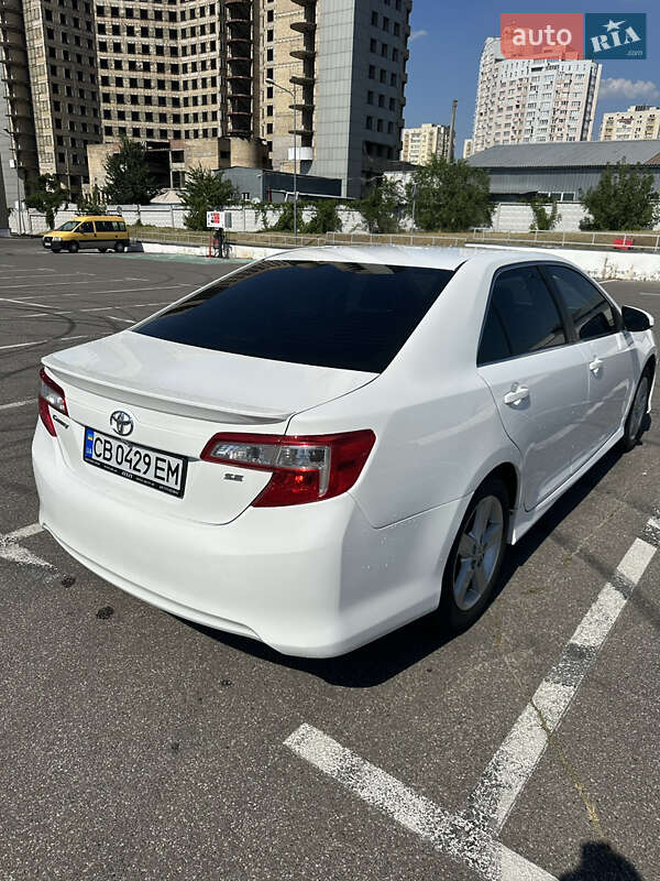 Седан Toyota Camry 2013 в Івано-Франківську
