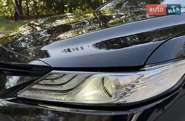 Седан Toyota Camry 2023 в 