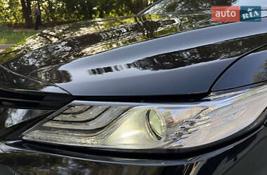 Седан Toyota Camry 2023 в 