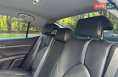 Седан Toyota Camry 2023 в 