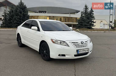 Седан Toyota Camry 2007 в Киеве