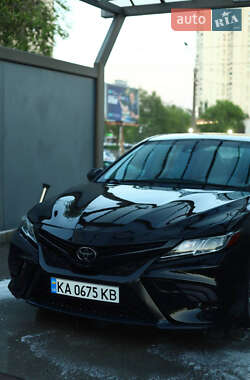 Седан Toyota Camry 2017 в Києві