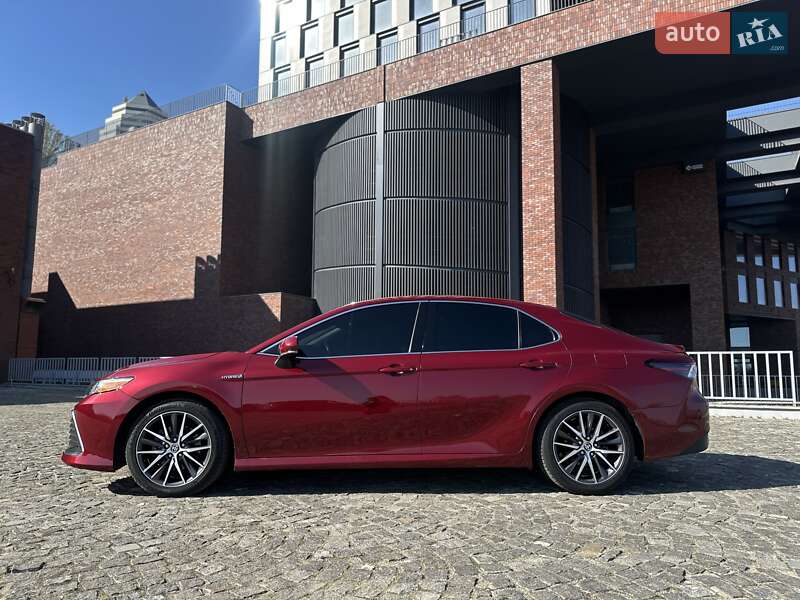 Седан Toyota Camry 2020 в Днепре