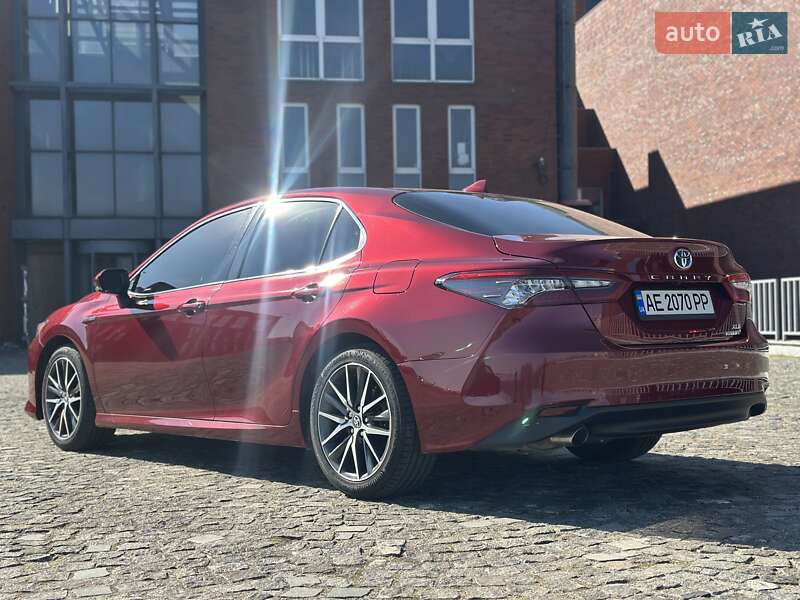 Седан Toyota Camry 2020 в Днепре
