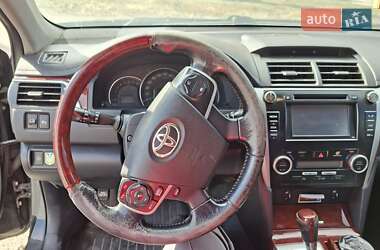 Седан Toyota Camry 2011 в Днепре