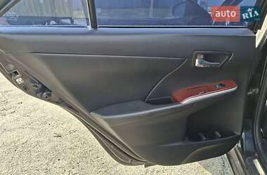 Седан Toyota Camry 2011 в Днепре
