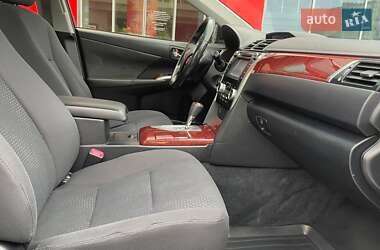 Седан Toyota Camry 2013 в 