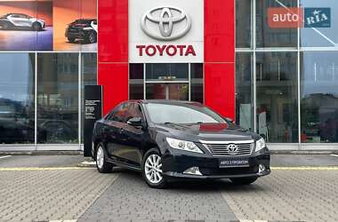 Седан Toyota Camry 2013 в 