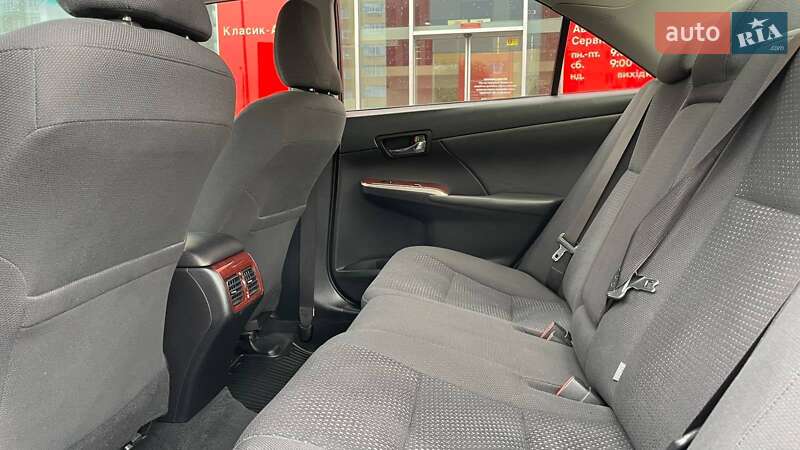 Седан Toyota Camry 2013 в Івано-Франківську