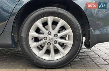 Седан Toyota Camry 2013 в 