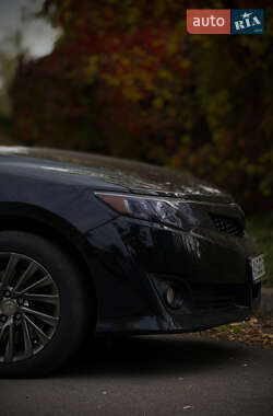 Седан Toyota Camry 2012 в Змиеве