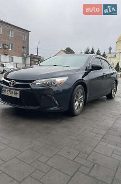 Седан Toyota Camry 2016 в Сарнах