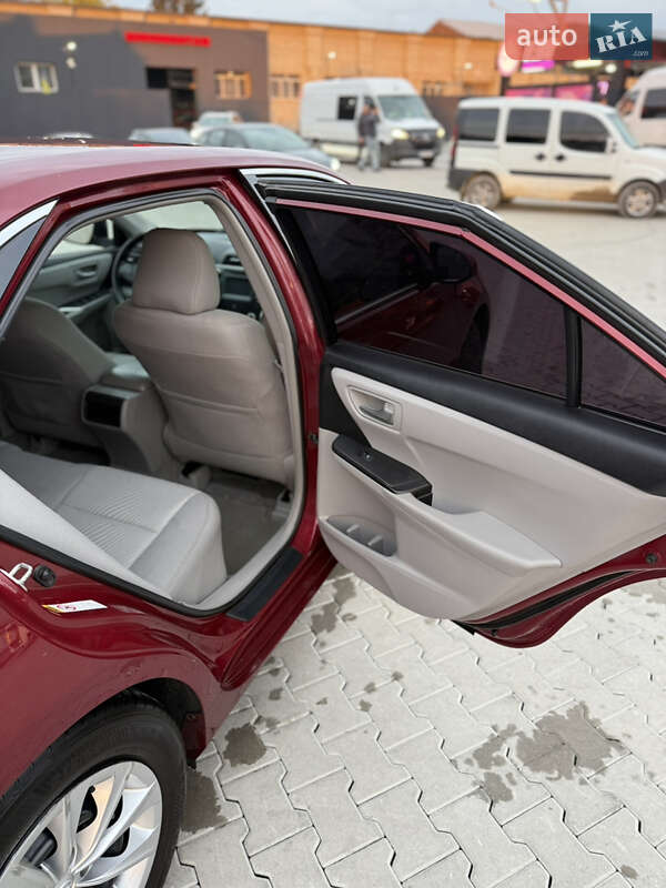 Седан Toyota Camry 2017 в Львові