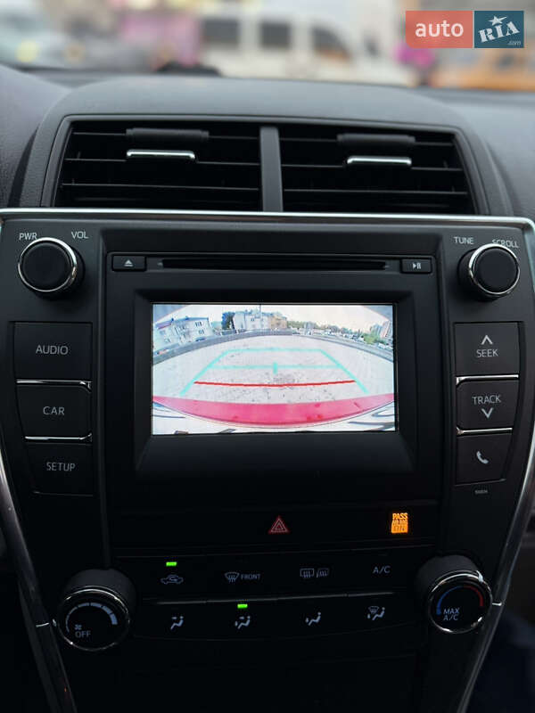 Седан Toyota Camry 2017 в Львові