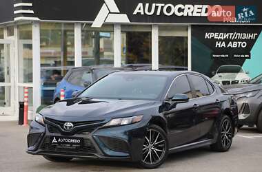 Седан Toyota Camry 2020 в Харькове