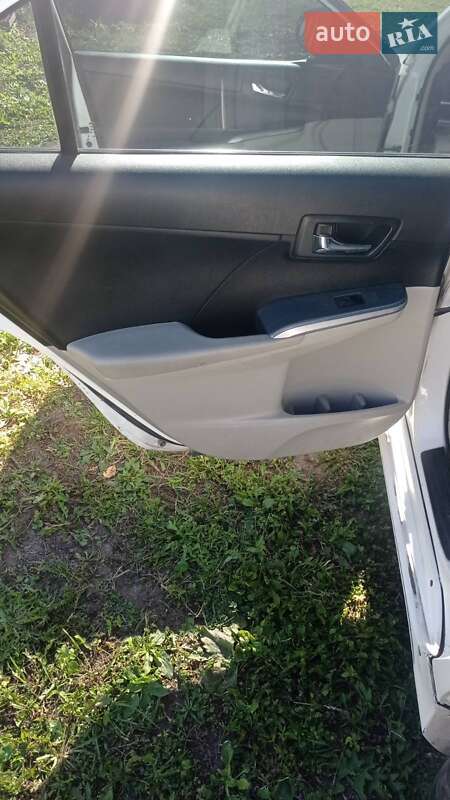 Седан Toyota Camry 2014 в Тернополі