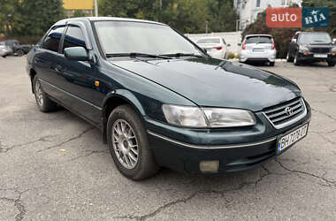Седан Toyota Camry 1997 в Одессе
