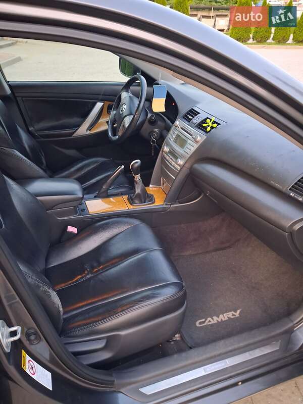 Седан Toyota Camry 2006 в Жидачові
