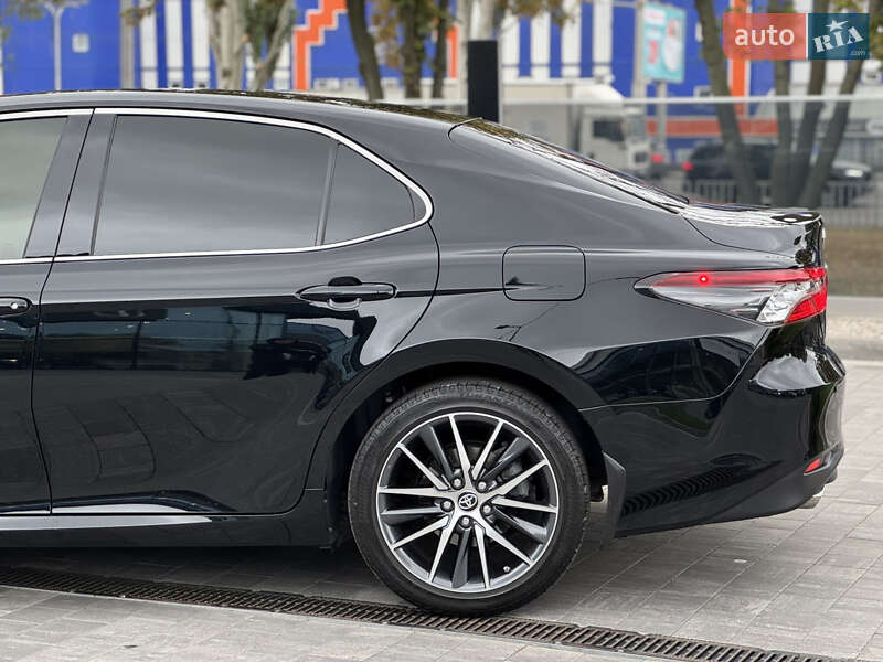 Седан Toyota Camry 2021 в Днепре