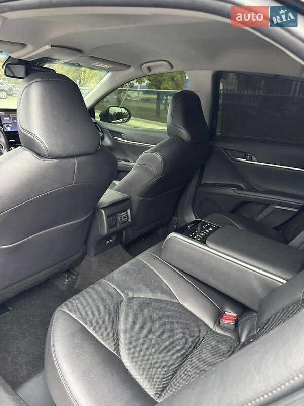 Седан Toyota Camry 2021 в Днепре
