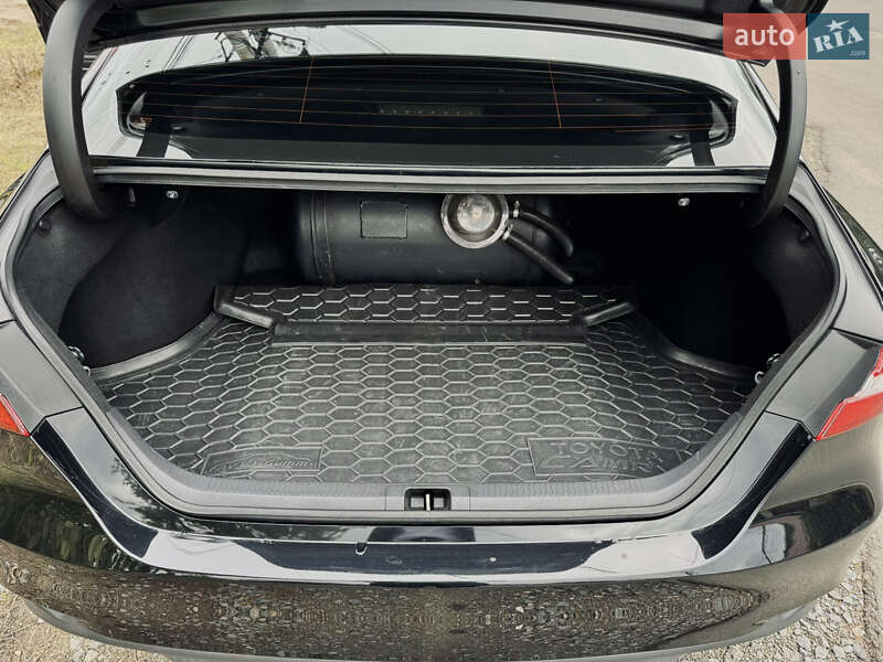 Седан Toyota Camry 2018 в Києві