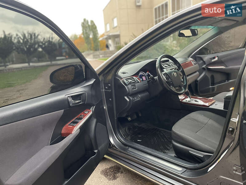 Седан Toyota Camry 2011 в Кременчуге