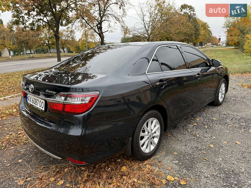Седан Toyota Camry 2016 в Харкові