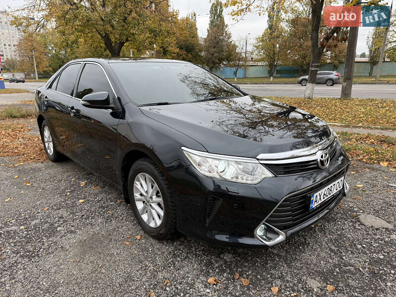 Седан Toyota Camry 2016 в Харкові