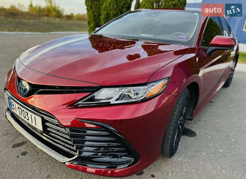 Седан Toyota Camry 2022 в Полтаве