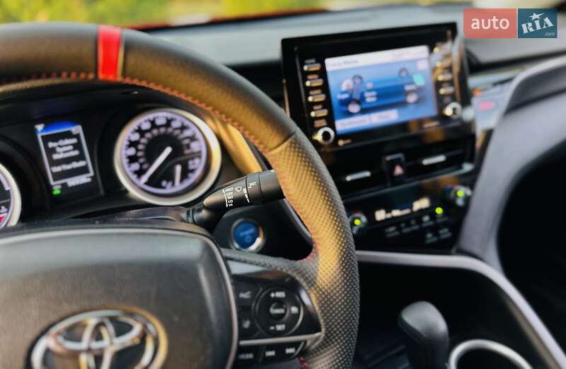 Седан Toyota Camry 2022 в Полтаве