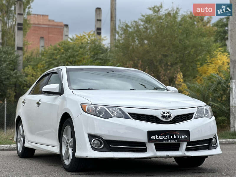 Седан Toyota Camry 2013 в Миколаєві