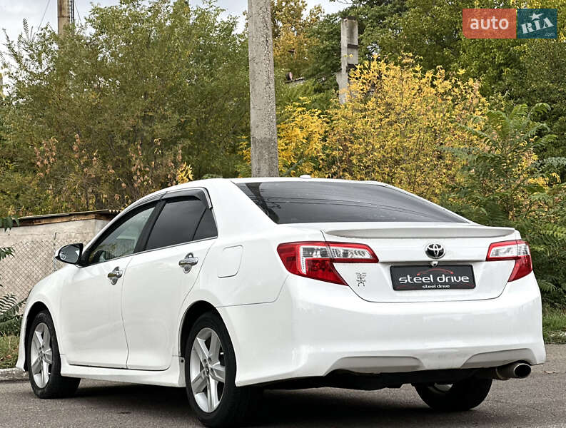 Седан Toyota Camry 2013 в Миколаєві