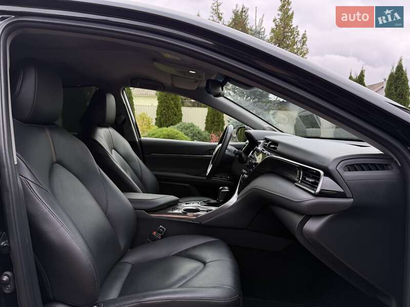 Седан Toyota Camry 2020 в Кропивницком