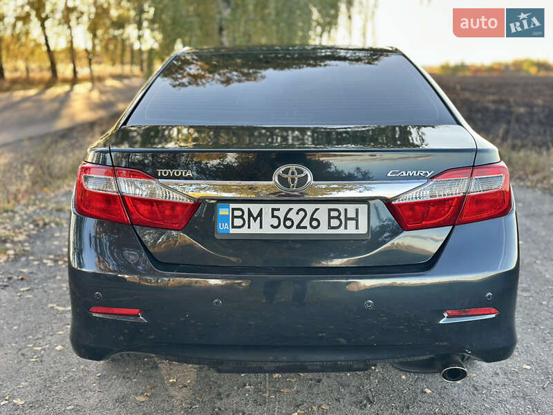 Седан Toyota Camry 2013 в Сумах