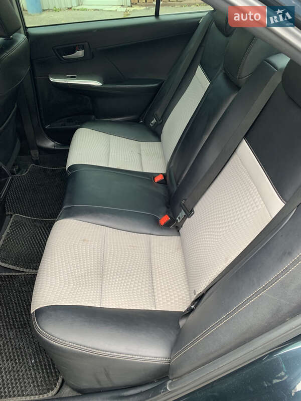 Седан Toyota Camry 2014 в Харькове