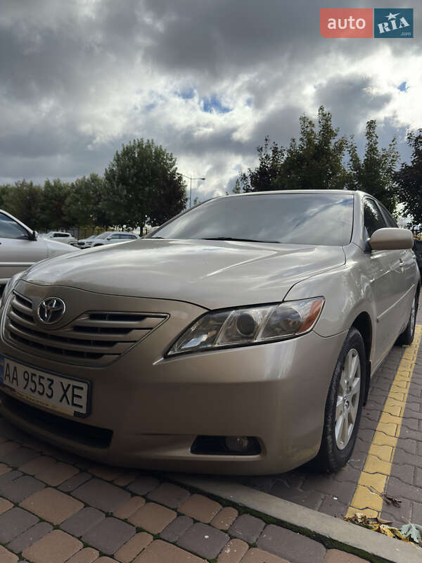 Седан Toyota Camry 2007 в Софіївській Борщагівці