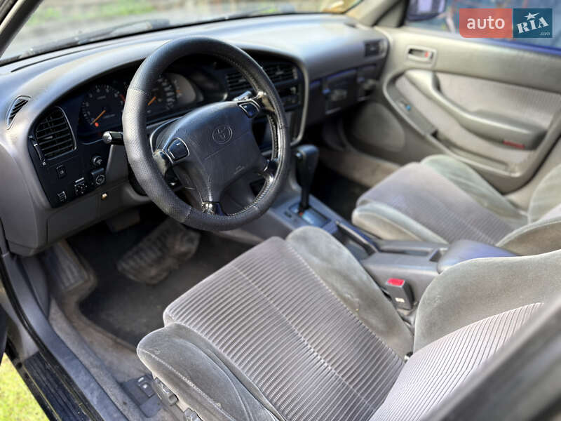 Седан Toyota Camry 1993 в Борисполе