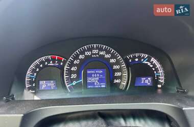 Седан Toyota Camry 2013 в 