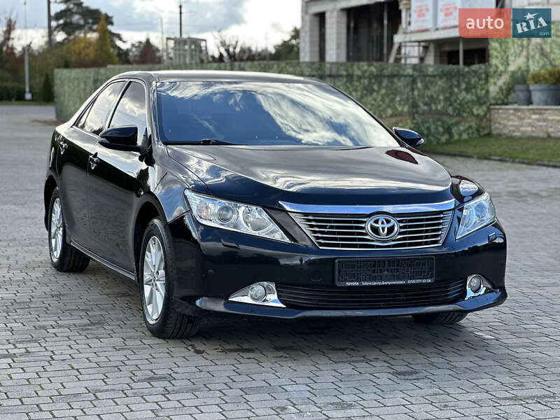 Седан Toyota Camry 2013 в Львове