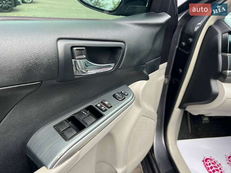 Седан Toyota Camry 2013 в Одесі