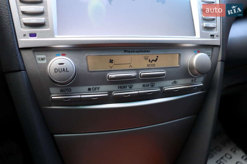 Седан Toyota Camry 2011 в Львові