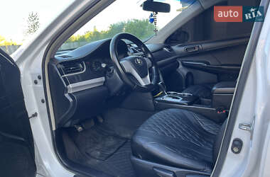 Седан Toyota Camry 2015 в 