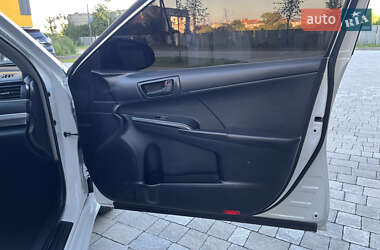 Седан Toyota Camry 2015 в 