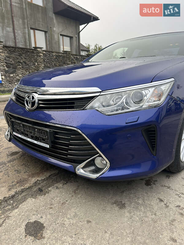 Седан Toyota Camry 2016 в Луцьку