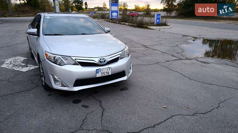 Седан Toyota Camry 2013 в 
