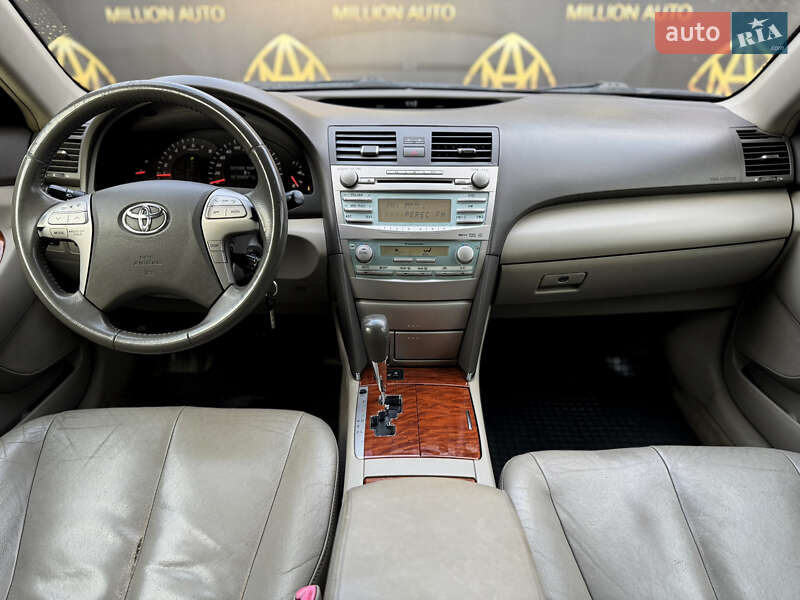 Седан Toyota Camry 2008 в Києві