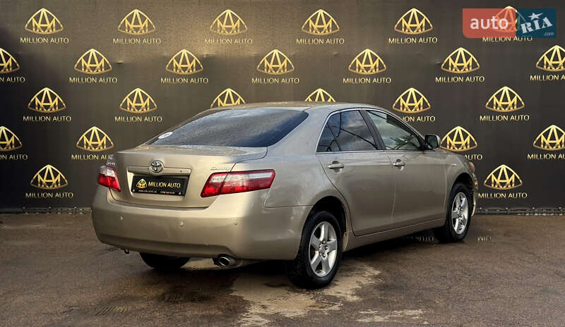 Седан Toyota Camry 2008 в Києві